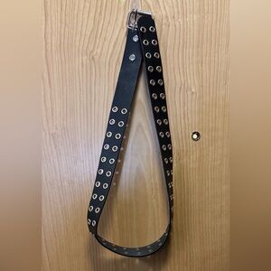 EUC Vintage Hot Topic Bonded Black Leather belt. Reinforced silver sizing holes.